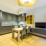 Fifty Eight Center Apartman *